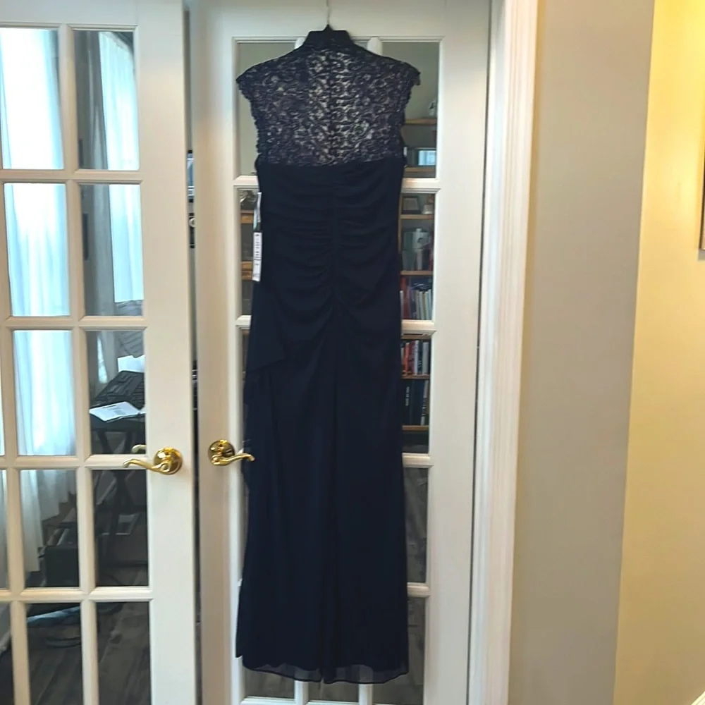 Gorgeous chiffon Navy blue formal gown - Picture 5 of 11